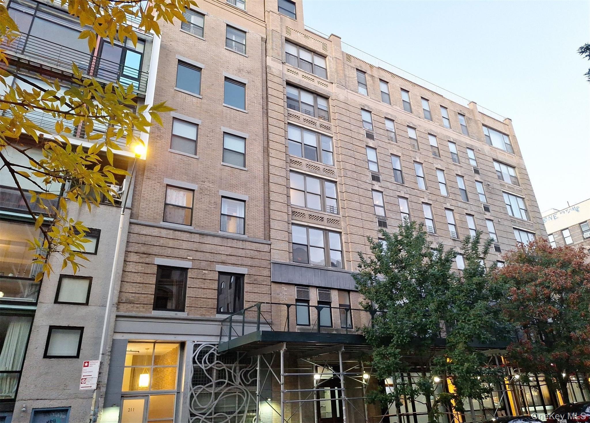 209 E 2nd Street # 6, New York (Manhattan), NY 10009