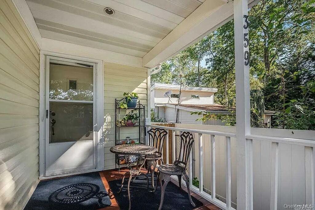 359 Erlanger Boulevard, Babylon, NY 11703