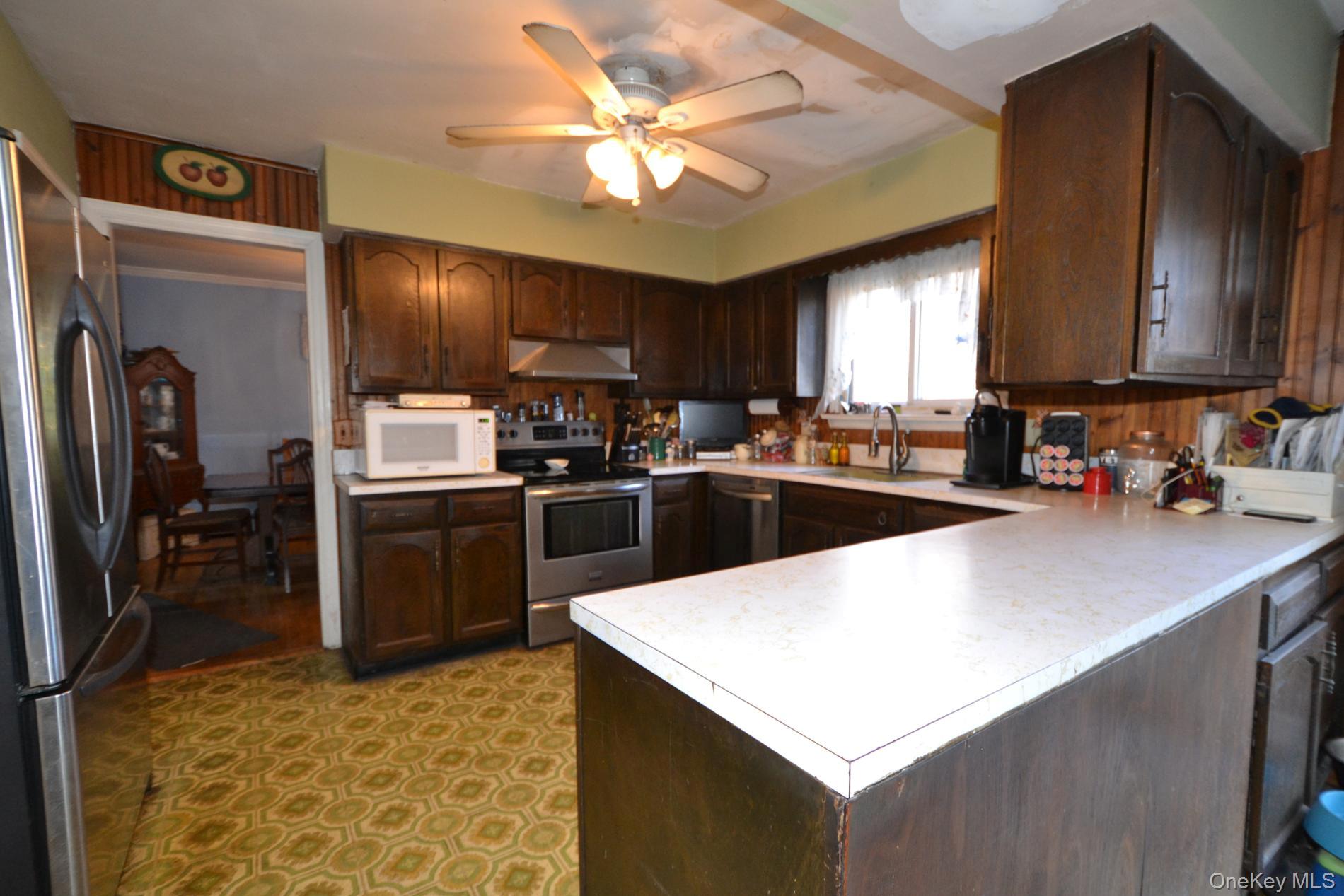 27 Wrana Street, Medford, NY 11763