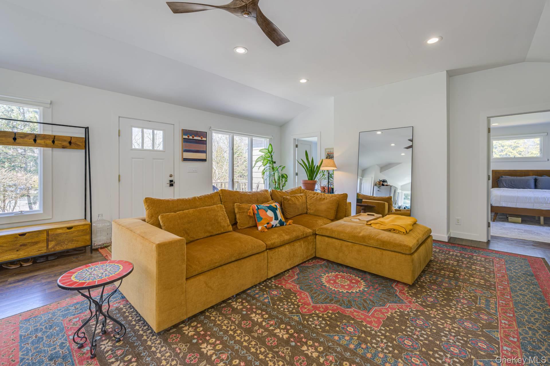 20 Columbine Avenue N, Hampton Bays, NY 11946