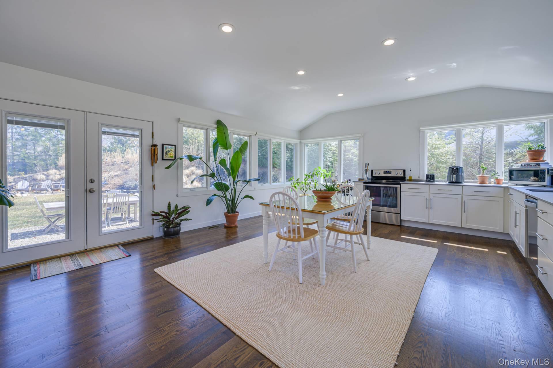 20 Columbine Avenue N, Hampton Bays, NY 11946