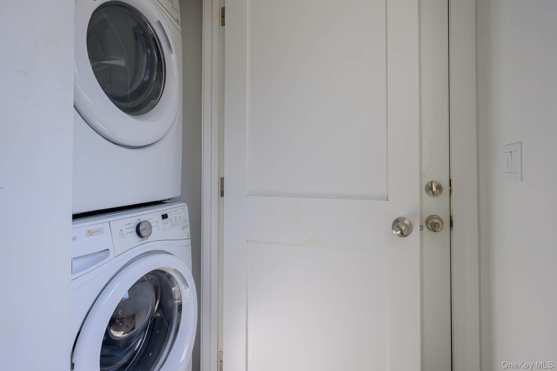 20 Columbine Avenue N, Hampton Bays, NY 11946