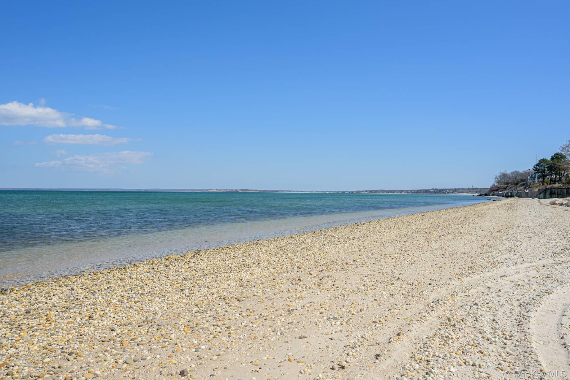 20 Columbine Avenue N, Hampton Bays, NY 11946