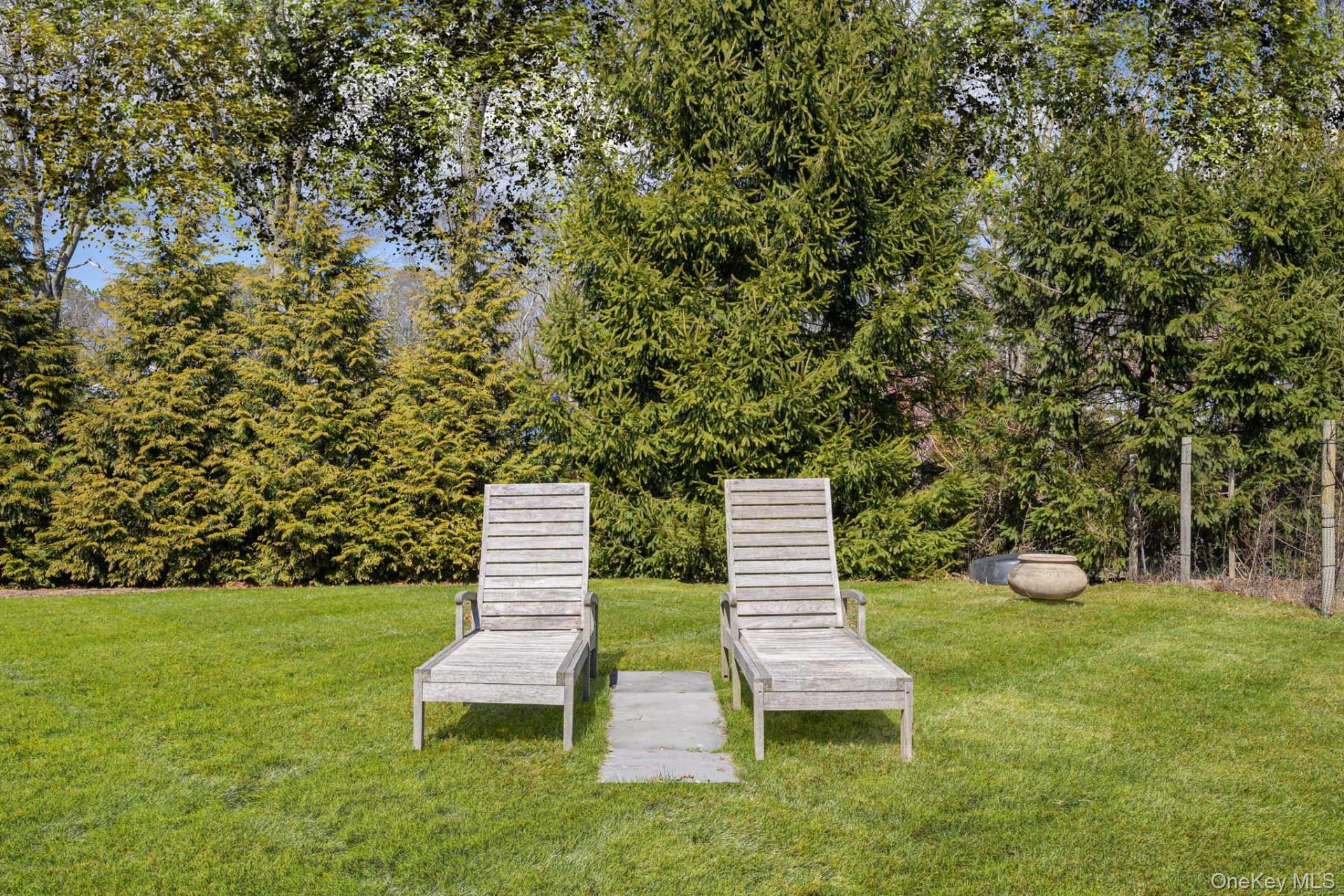 20 Columbine Avenue N, Hampton Bays, NY 11946