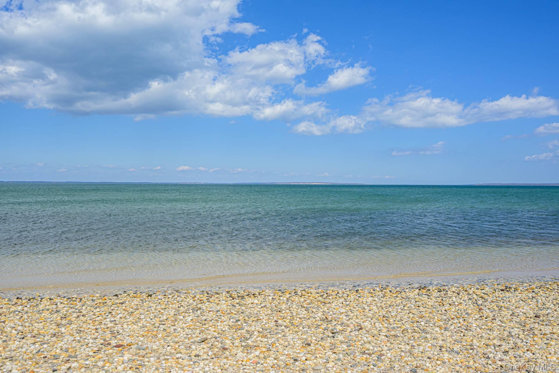 20 Columbine Avenue N, Hampton Bays, NY 11946