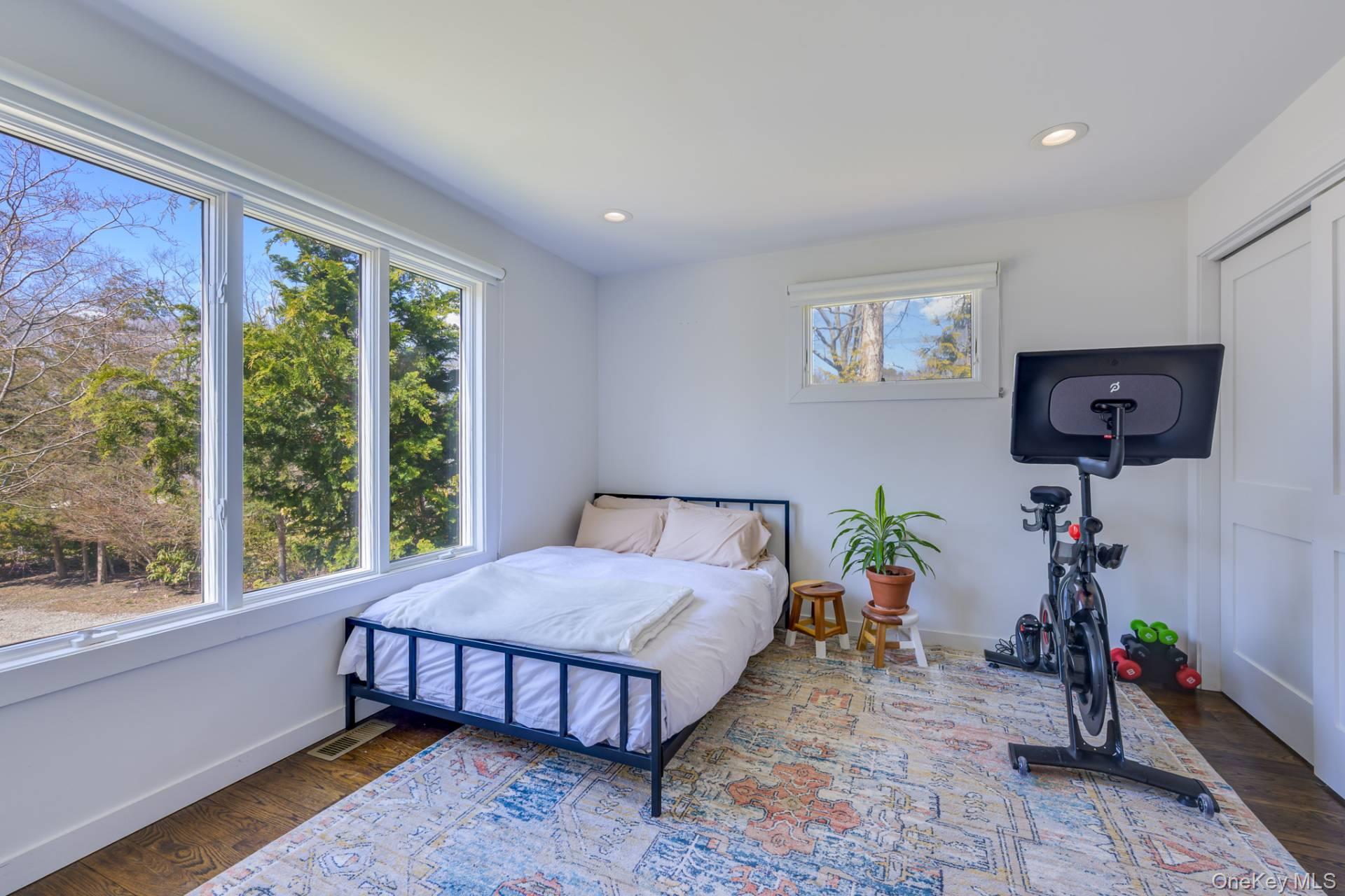 20 Columbine Avenue N, Hampton Bays, NY 11946