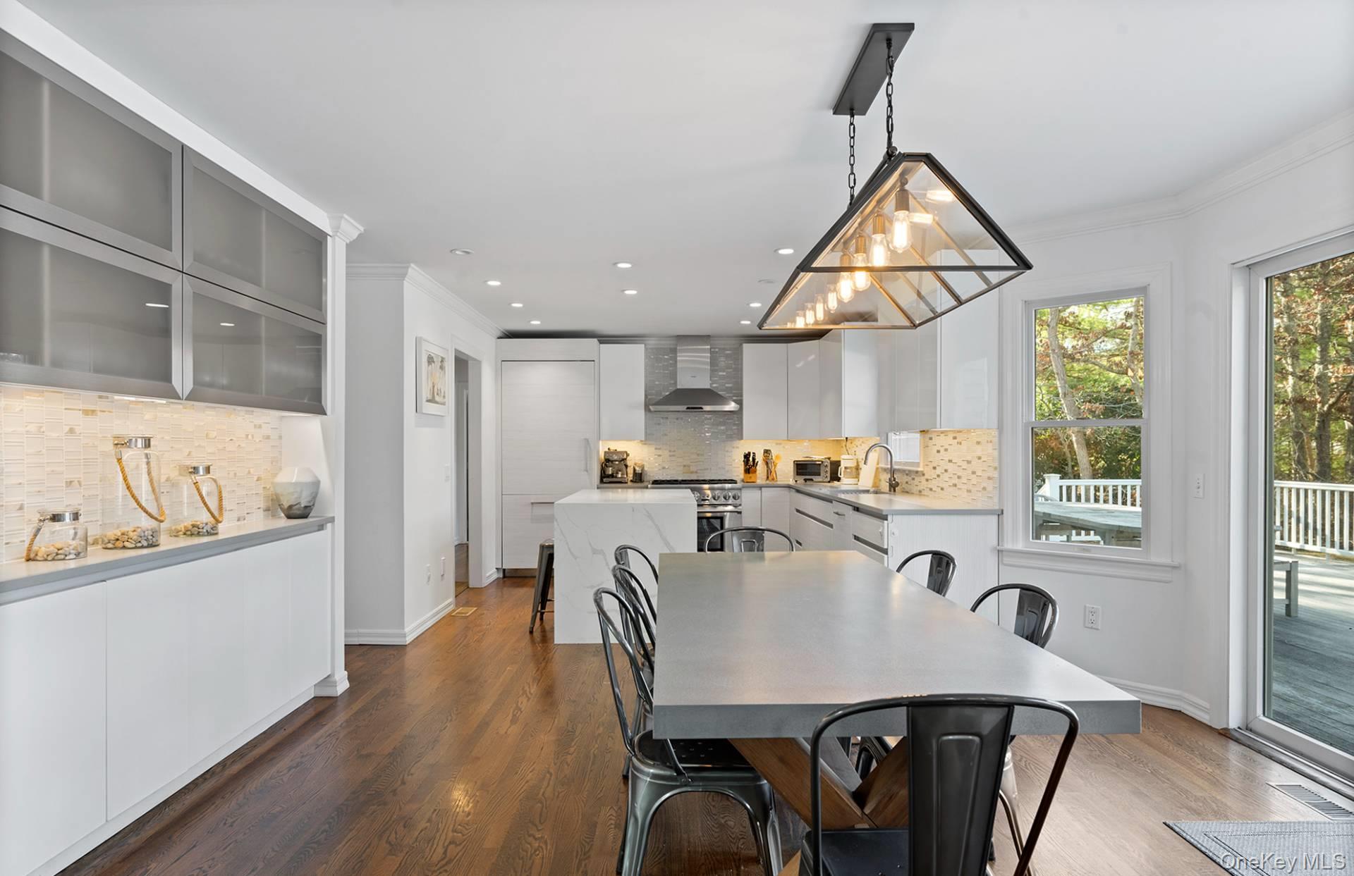 16 Georgica Woods Lane, Wainscott, NY 11975