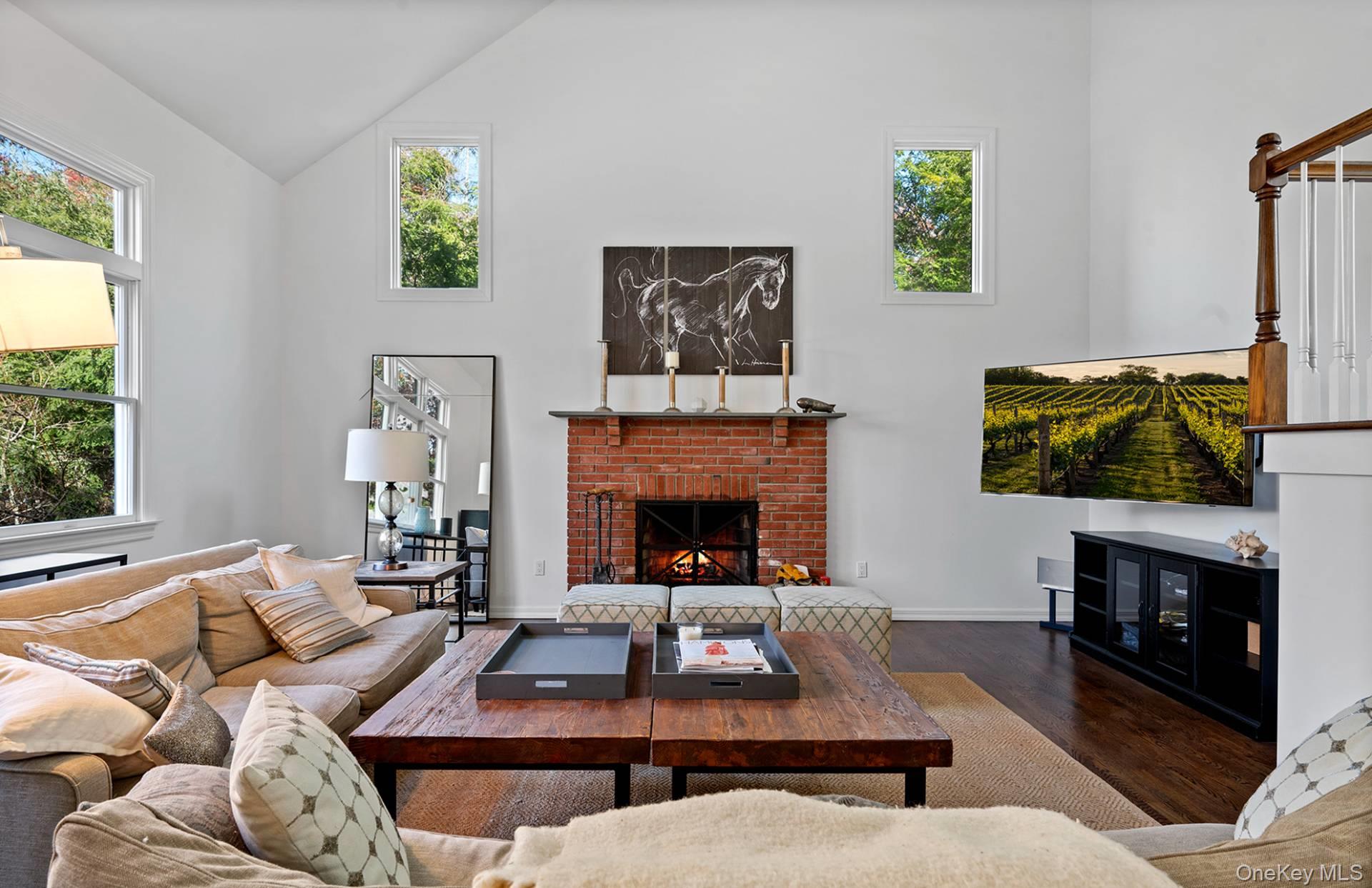 16 Georgica Woods Lane, Wainscott, NY 11975