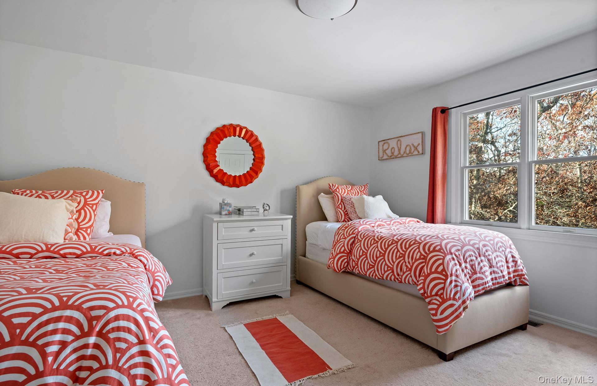 16 Georgica Woods Lane, Wainscott, NY 11975