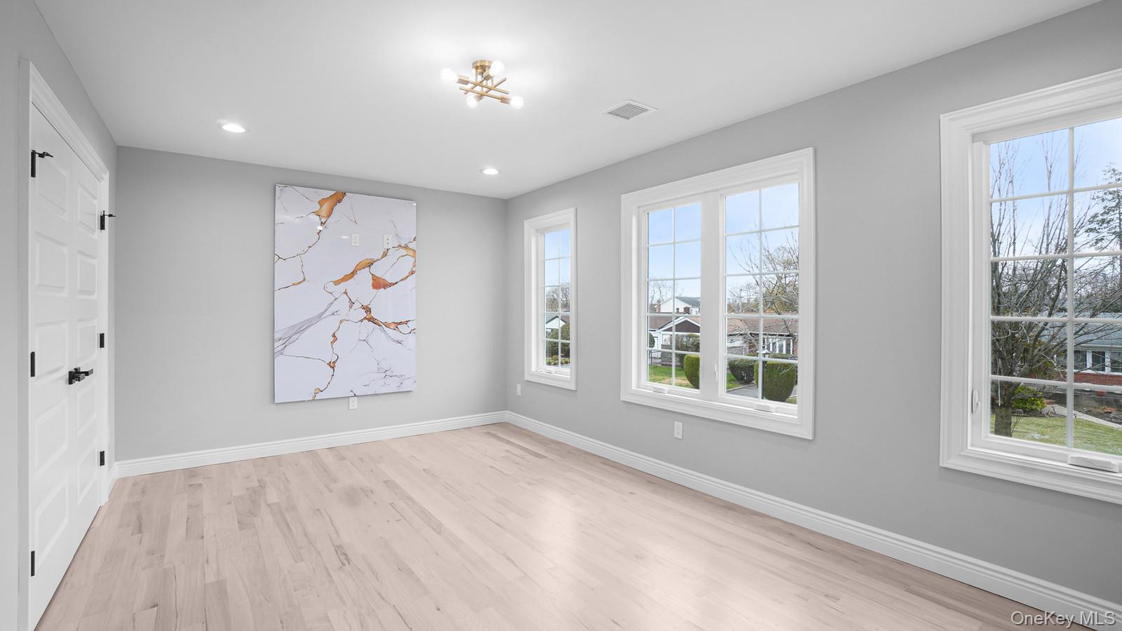 2268 Renfrew Avenue, Elmont, NY 11003