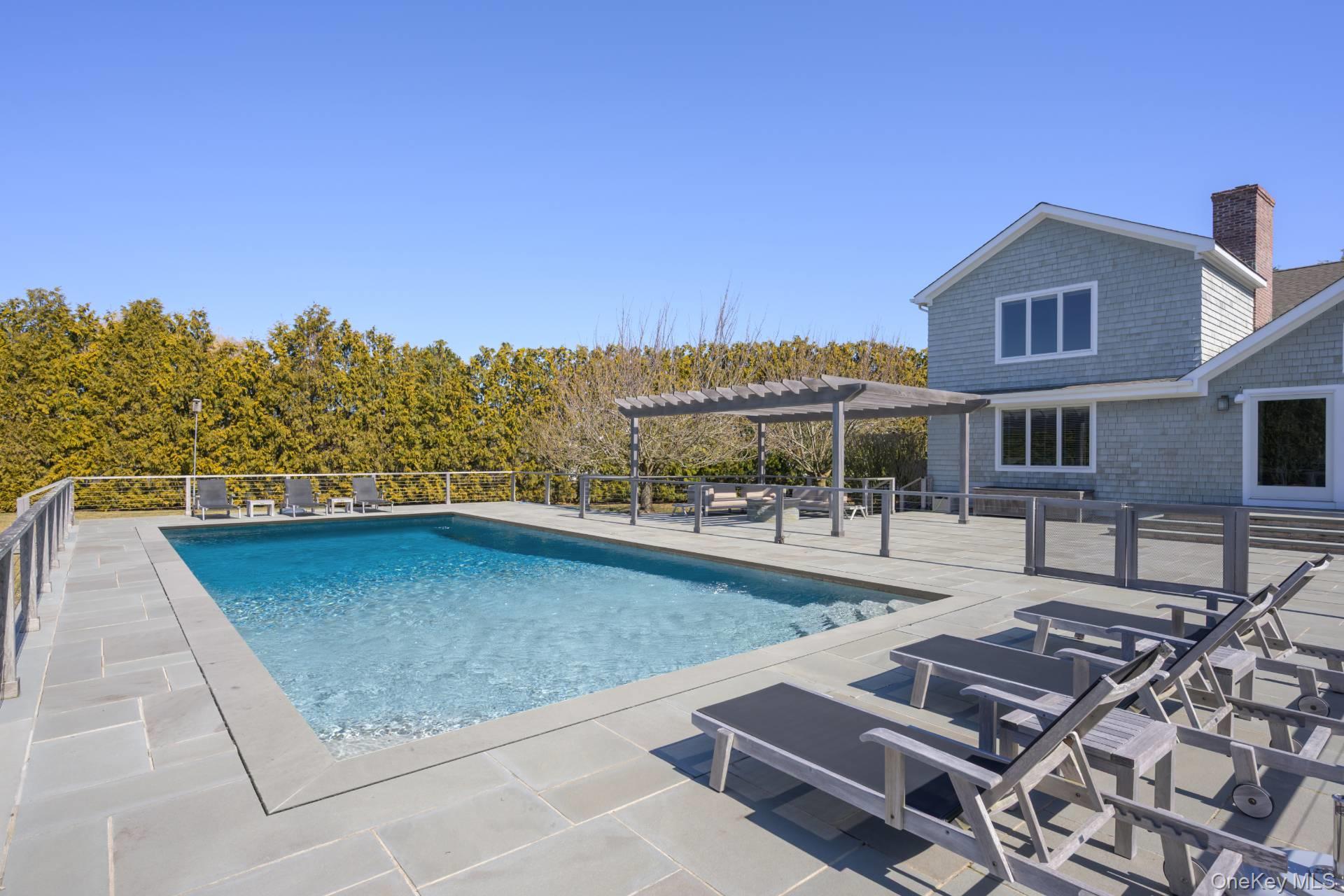 87 Jessup Lane, Westhampton Beach, NY 11978