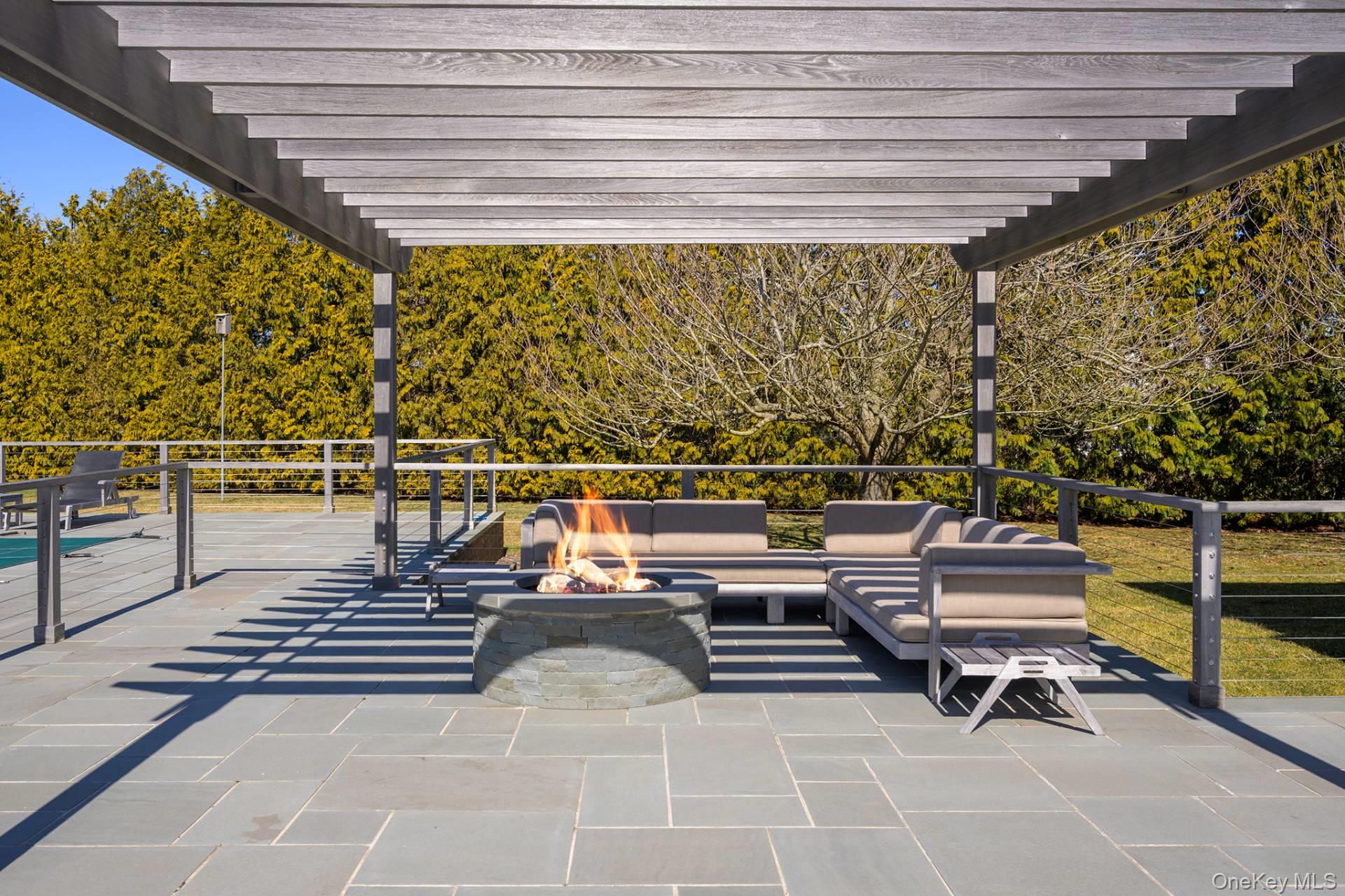 87 Jessup Lane, Westhampton Beach, NY 11978