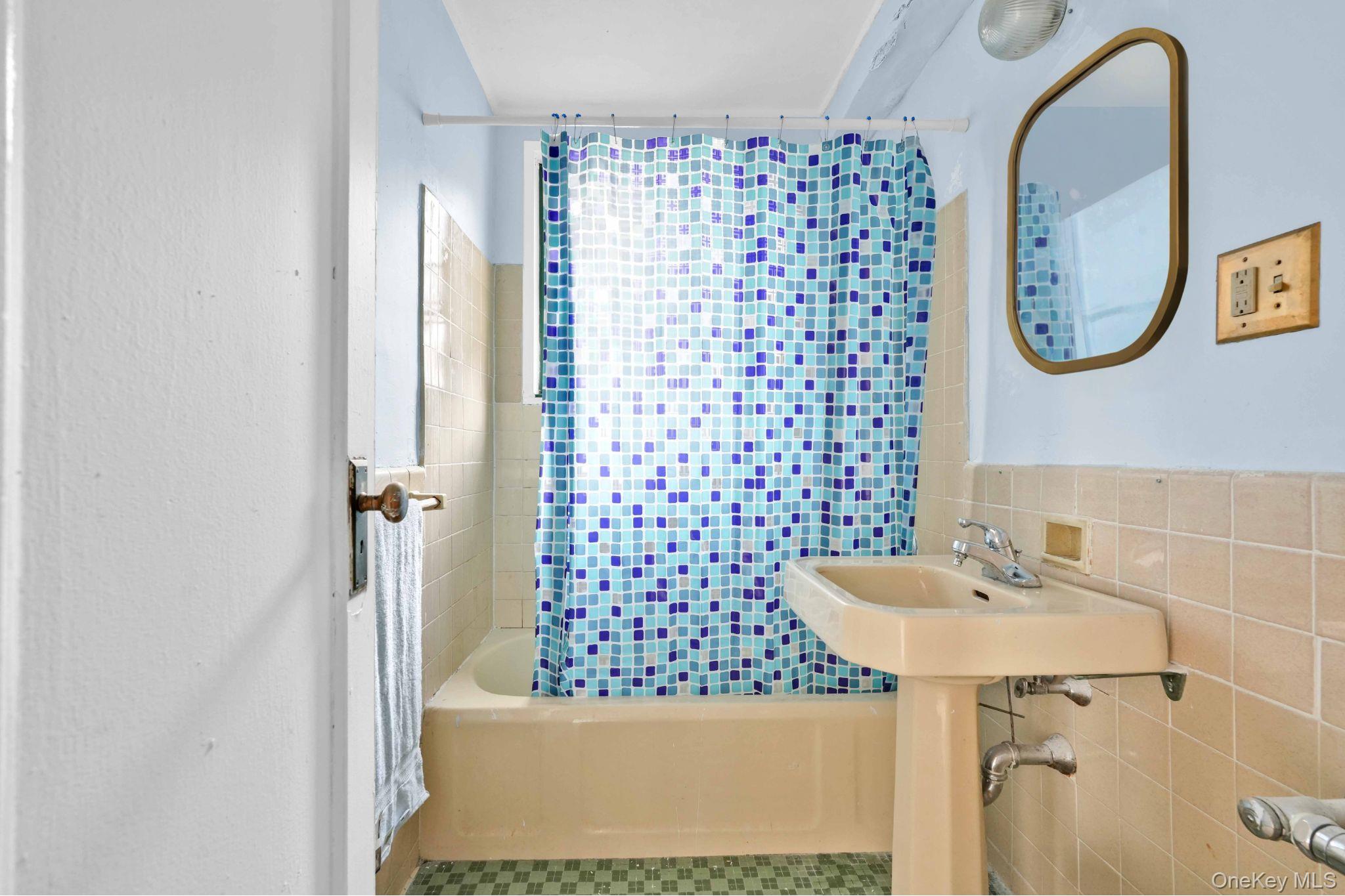 1504 Metropolitian Avenue # 4C, Bronx, NY 10462