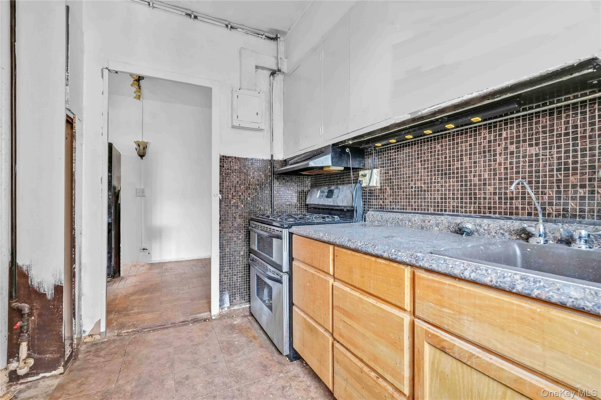 1504 Metropolitian Avenue # 4C, Bronx, NY 10462