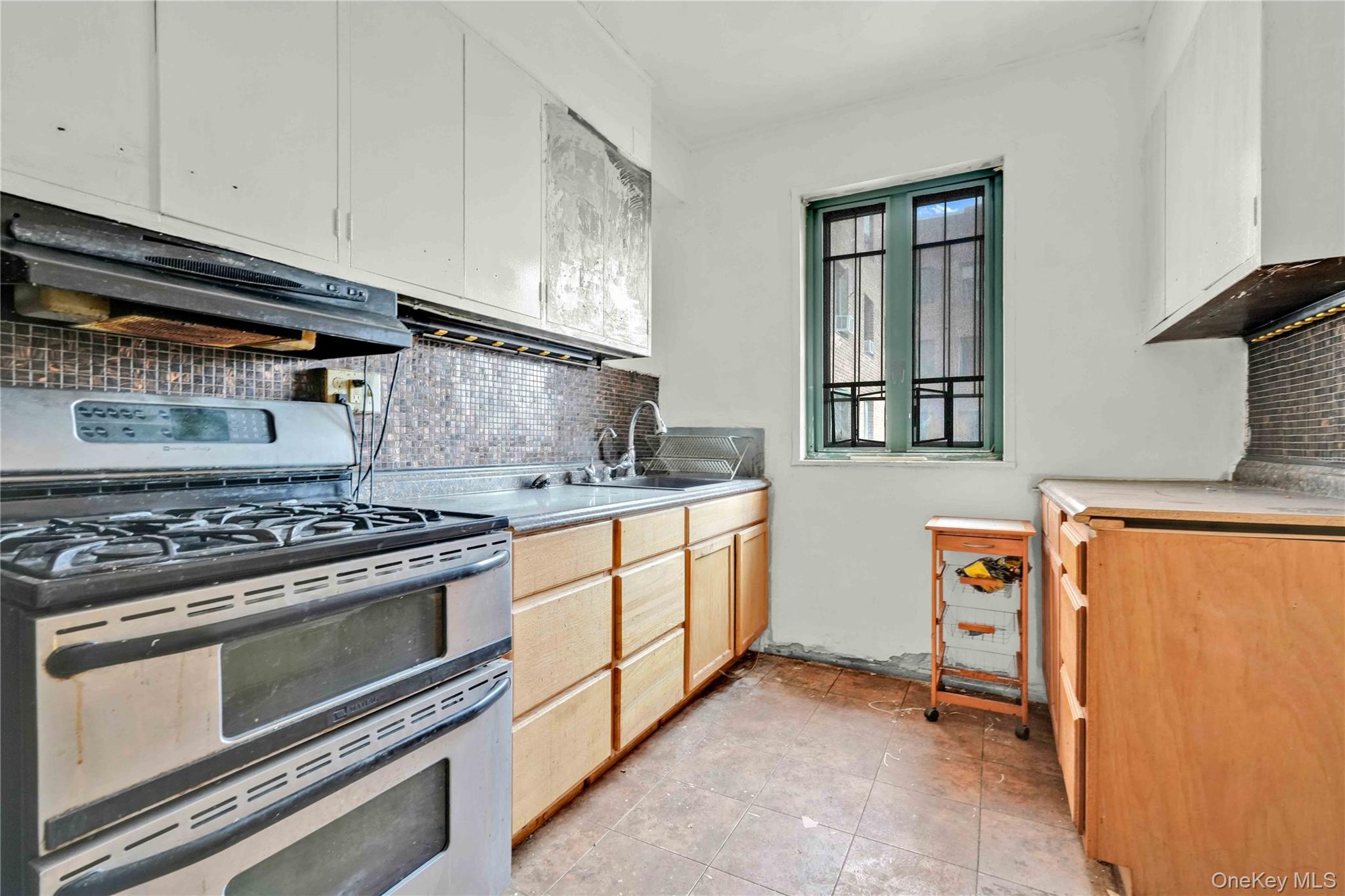 1504 Metropolitian Avenue # 4C, Bronx, NY 10462