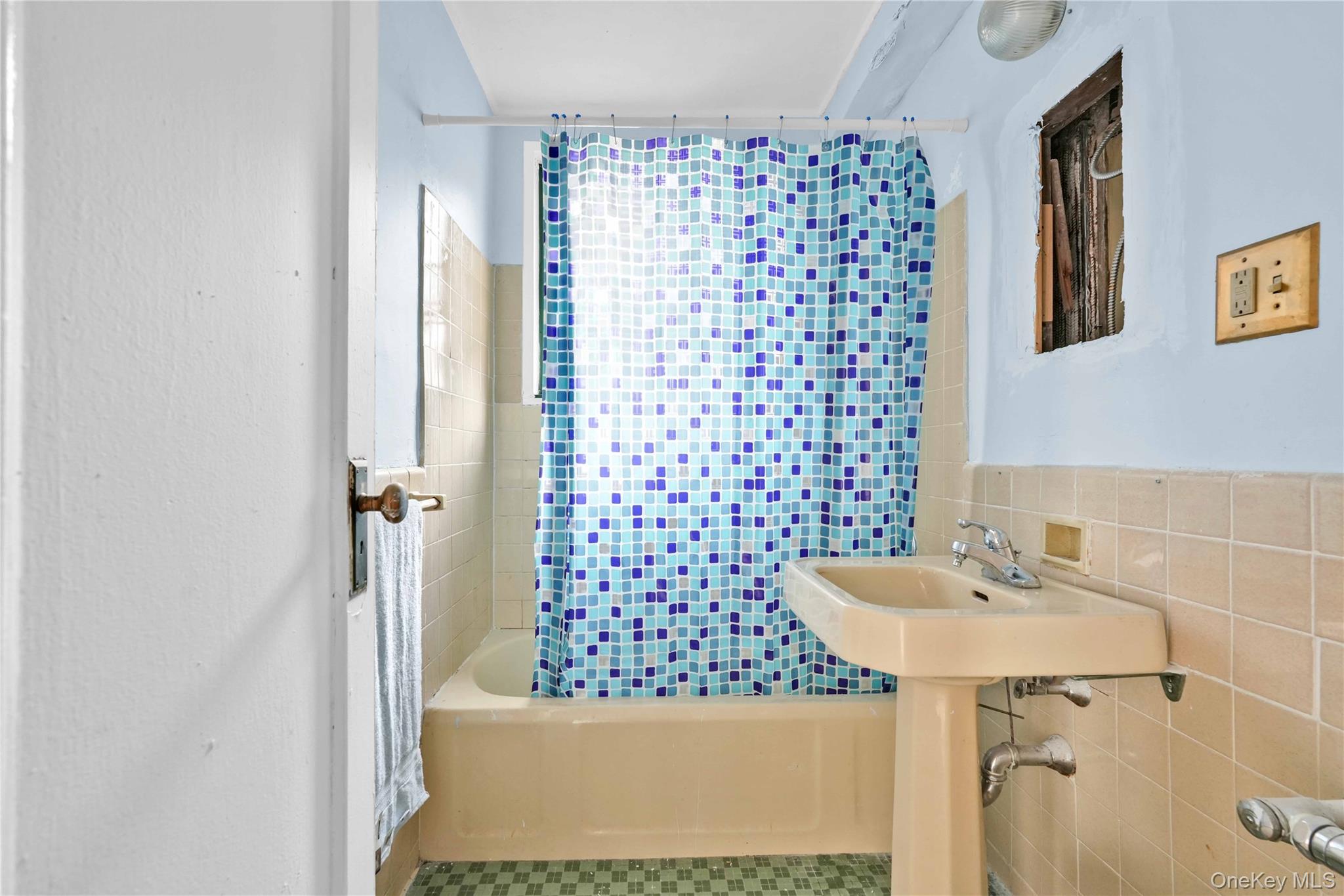 1504 Metropolitian Avenue # 4C, Bronx, NY 10462