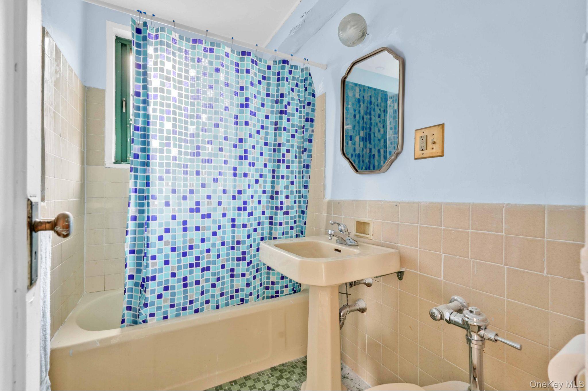 1504 Metropolitian Avenue # 4C, Bronx, NY 10462