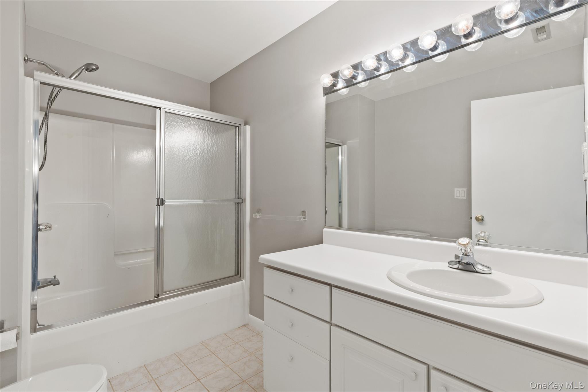 227 Panorama Court, Poughkeepsie, NY 12603