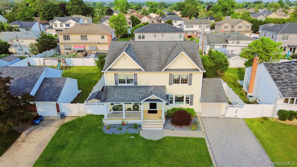 47 Syosset Circle, Syosset, NY 11791