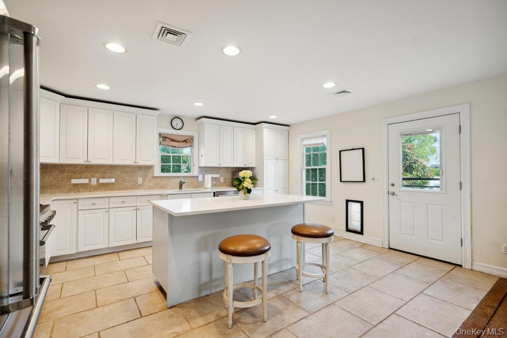 47 Syosset Circle, Syosset, NY 11791