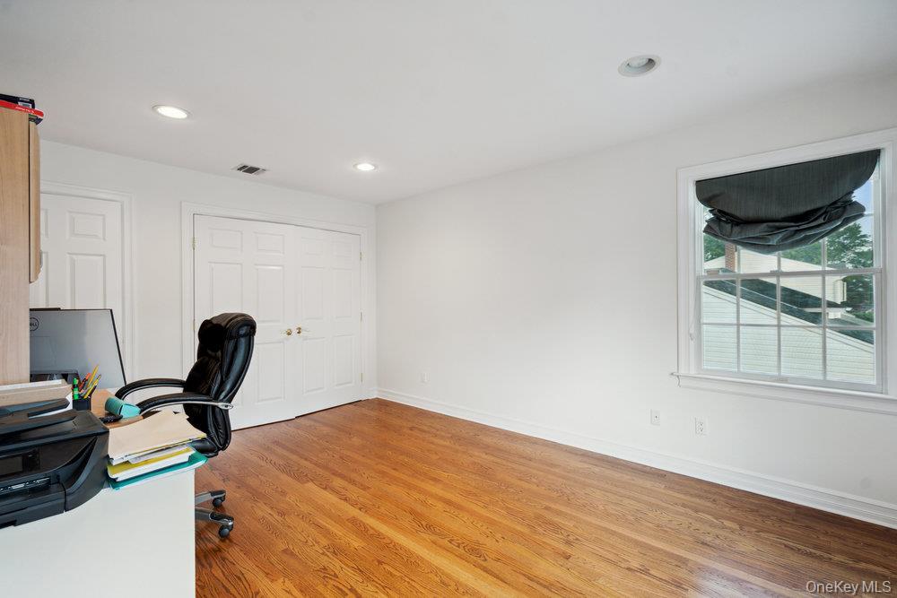 47 Syosset Circle, Syosset, NY 11791