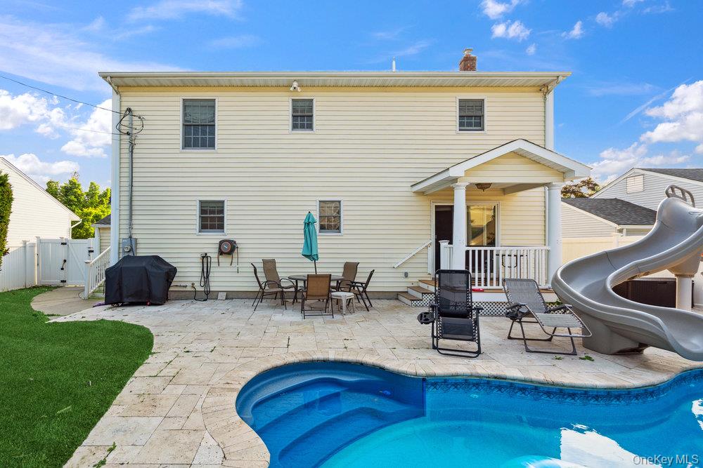 47 Syosset Circle, Syosset, NY 11791