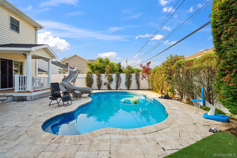 47 Syosset Circle, Syosset, NY 11791