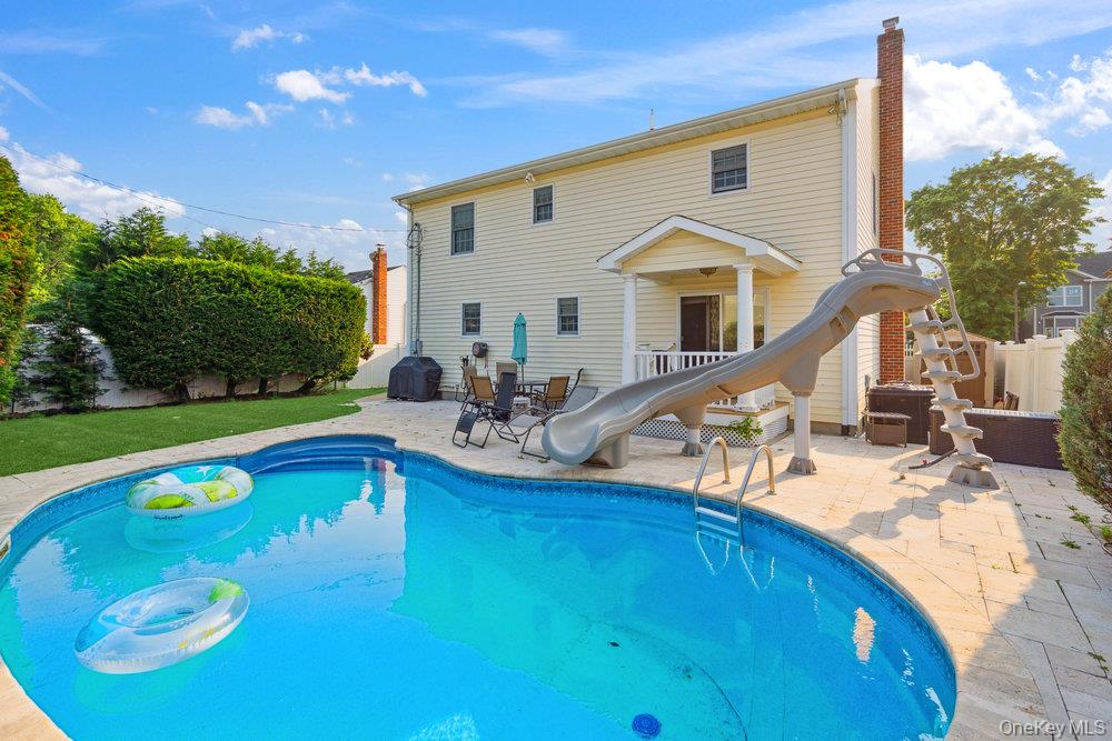 47 Syosset Circle, Syosset, NY 11791