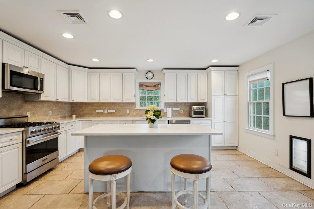 47 Syosset Circle, Syosset, NY 11791