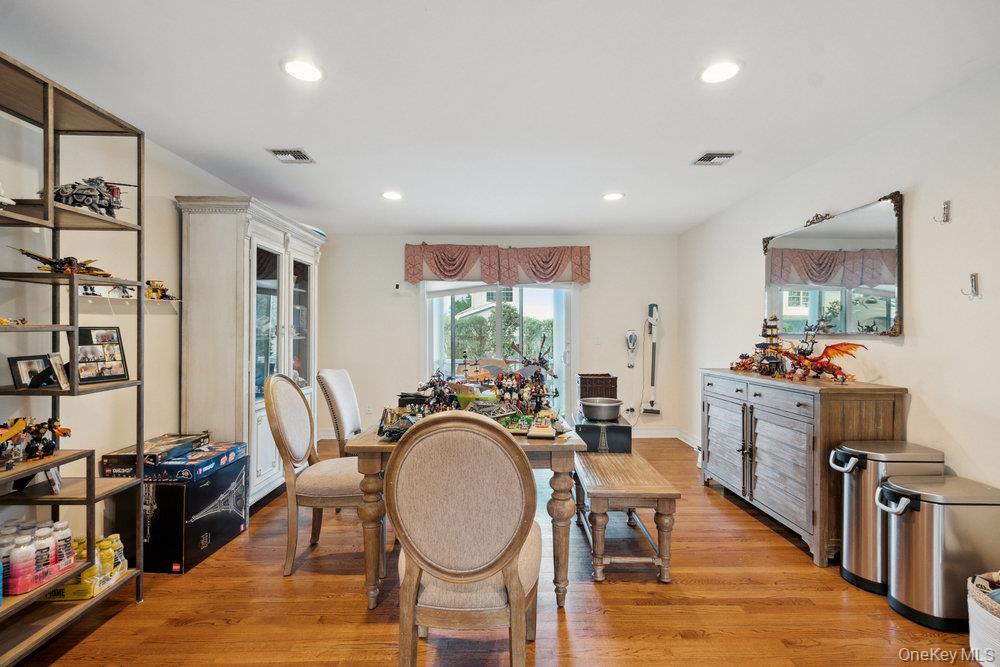 47 Syosset Circle, Syosset, NY 11791