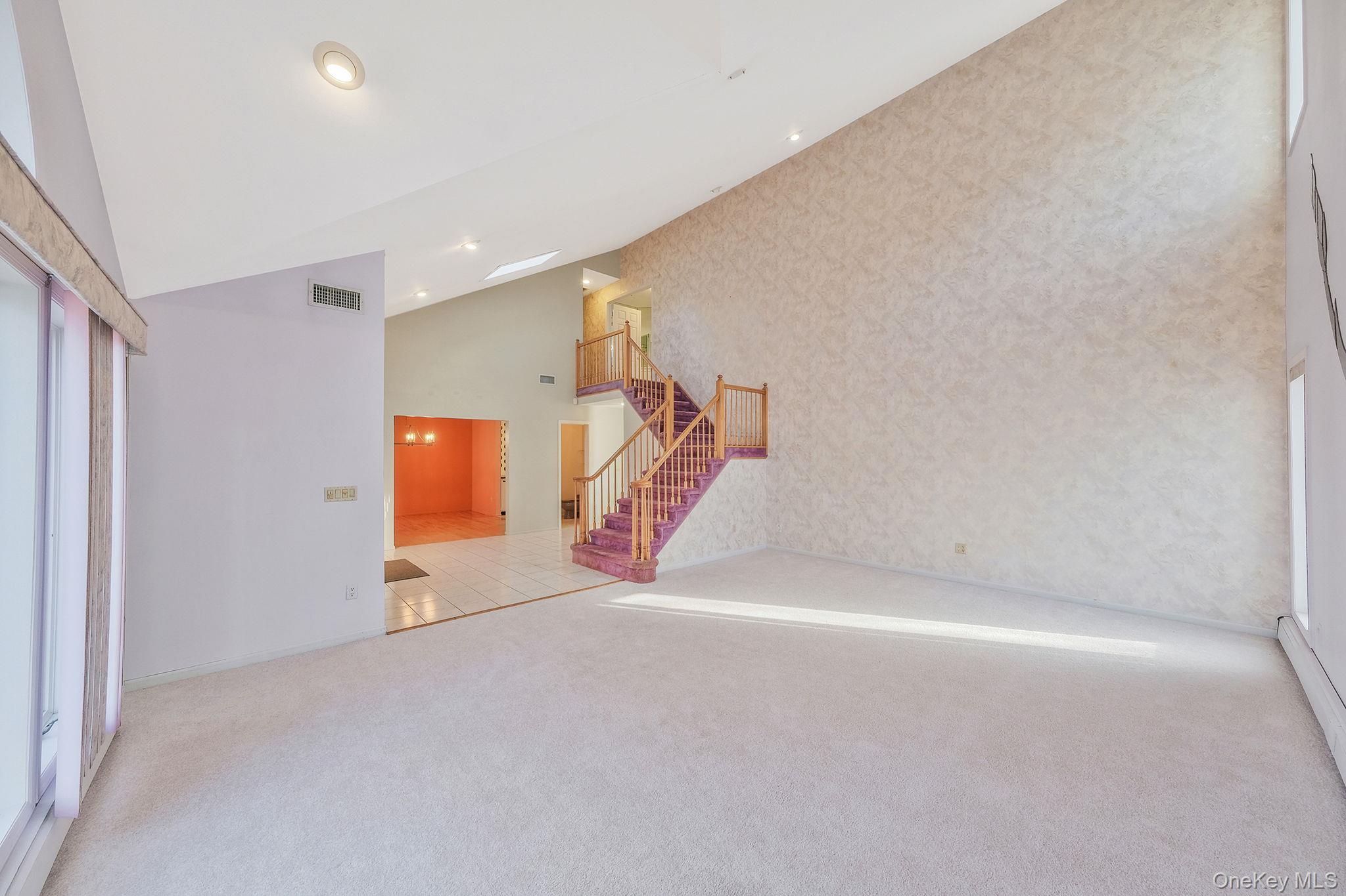 10 Cori Lane, Bohemia, NY 11716