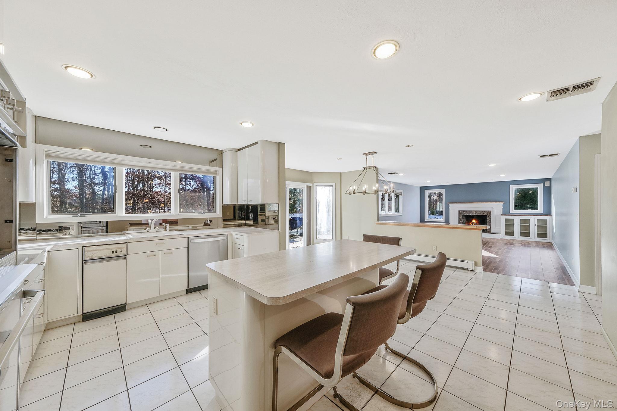 10 Cori Lane, Bohemia, NY 11716