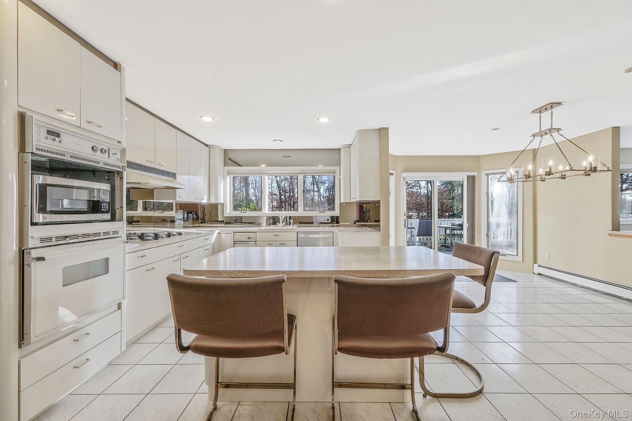 10 Cori Lane, Bohemia, NY 11716