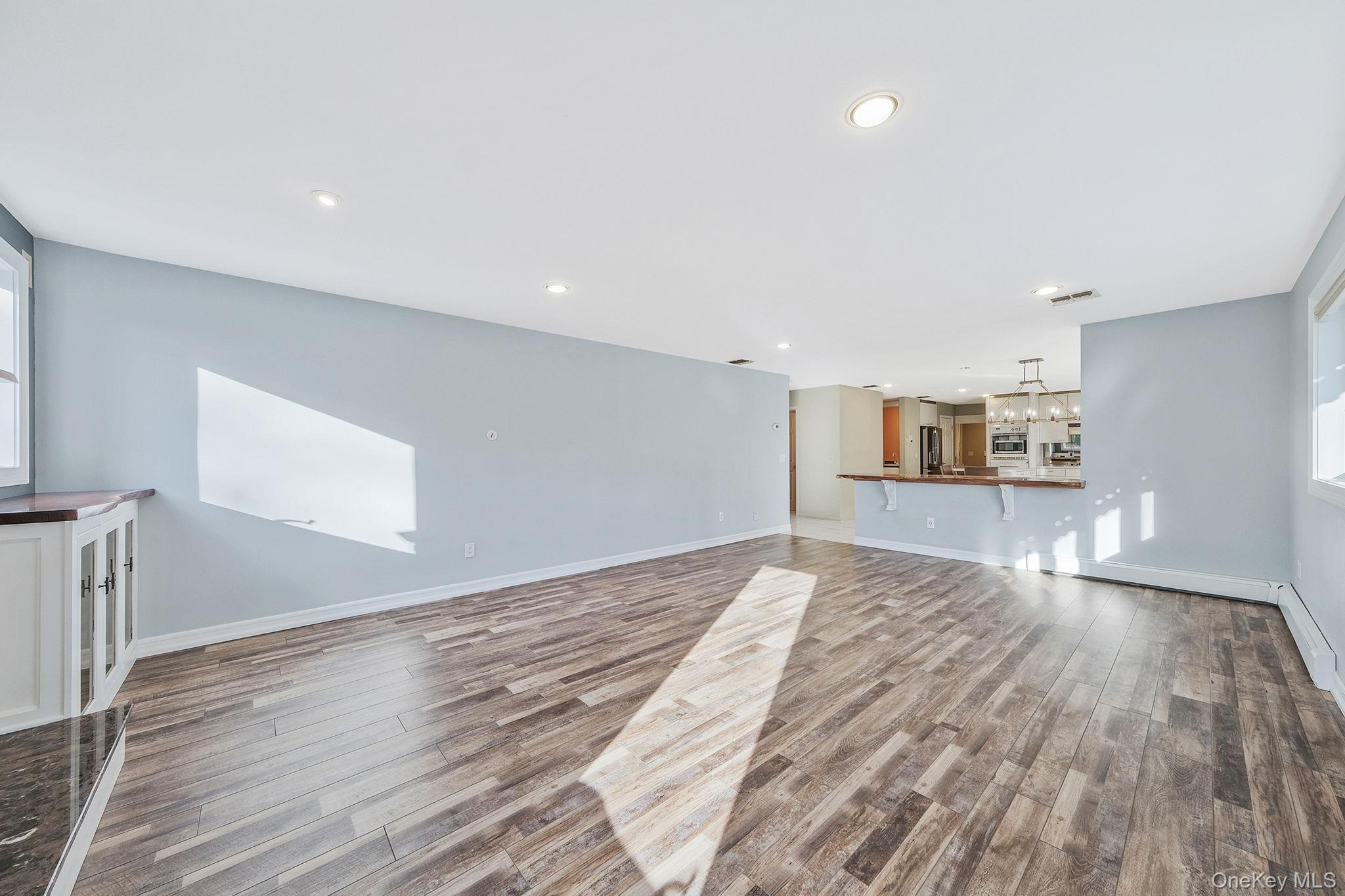 10 Cori Lane, Bohemia, NY 11716