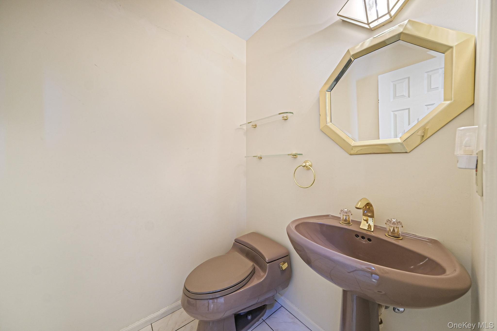 10 Cori Lane, Bohemia, NY 11716