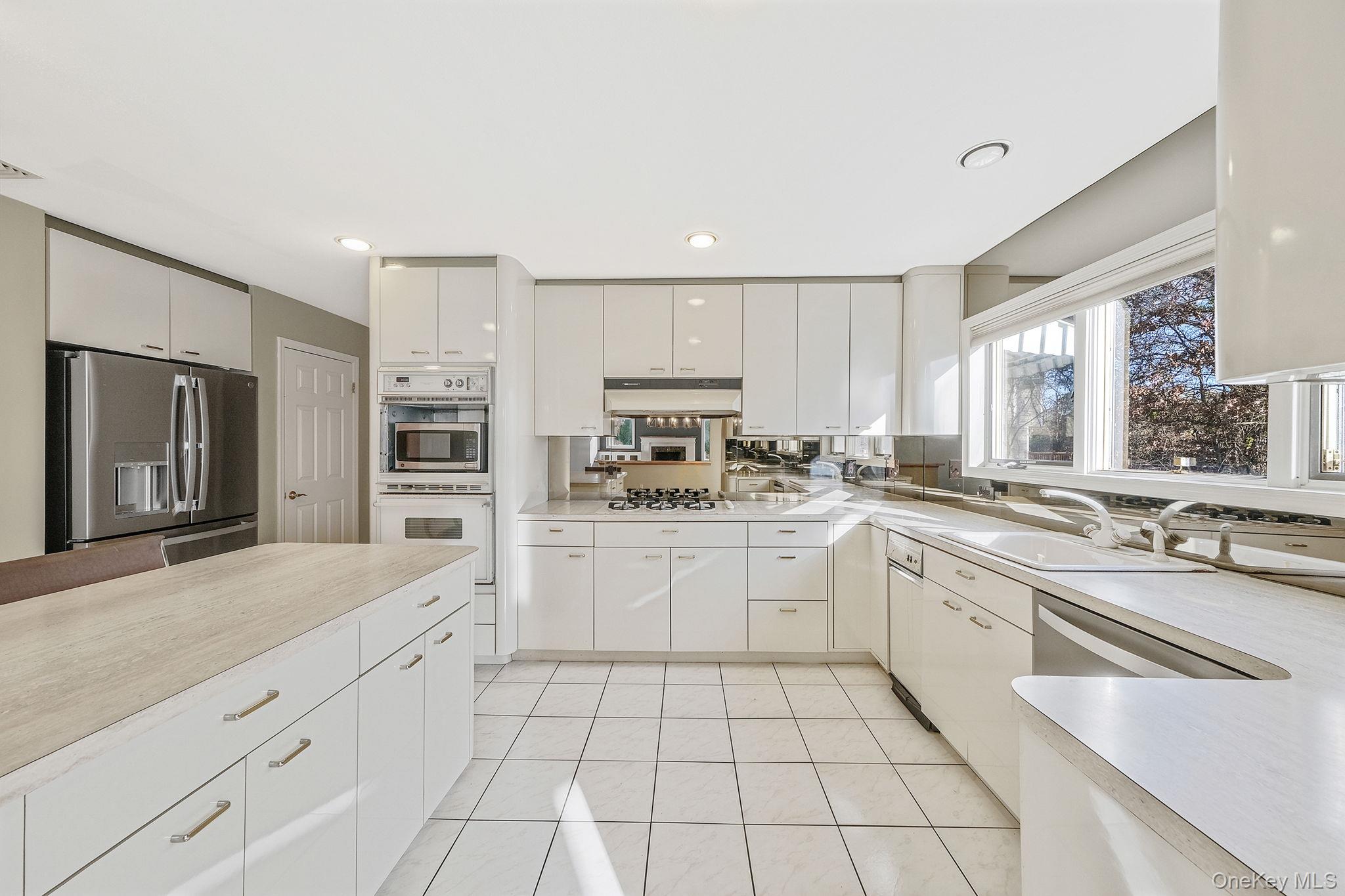 10 Cori Lane, Bohemia, NY 11716