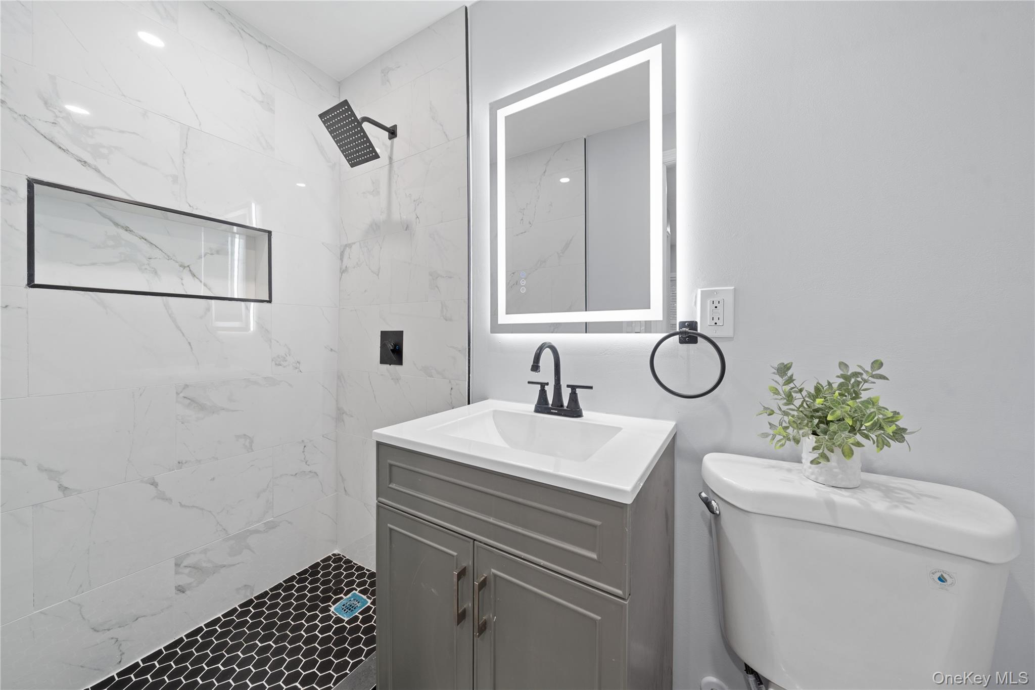 36 W 19th Street, Huntington Station, NY 11746