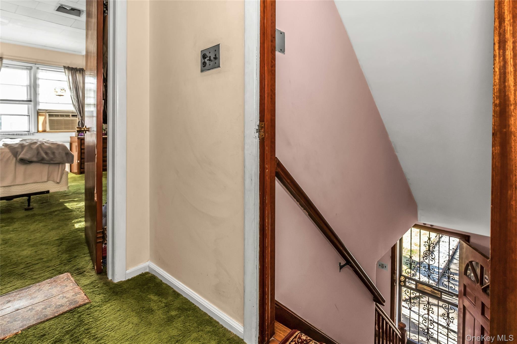 78-37 267th Street, Glen Oaks, NY 11004