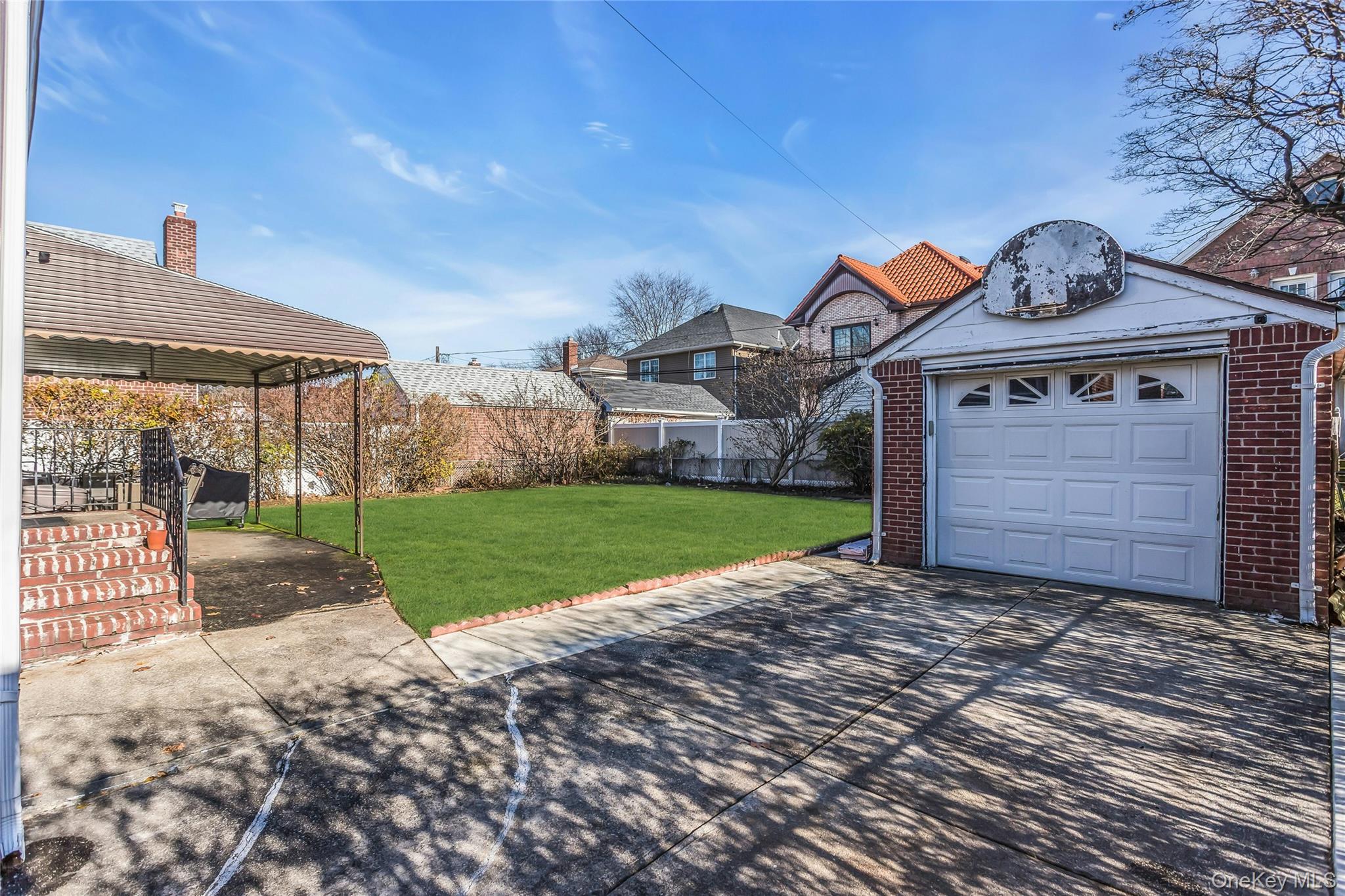 78-37 267th Street, Glen Oaks, NY 11004