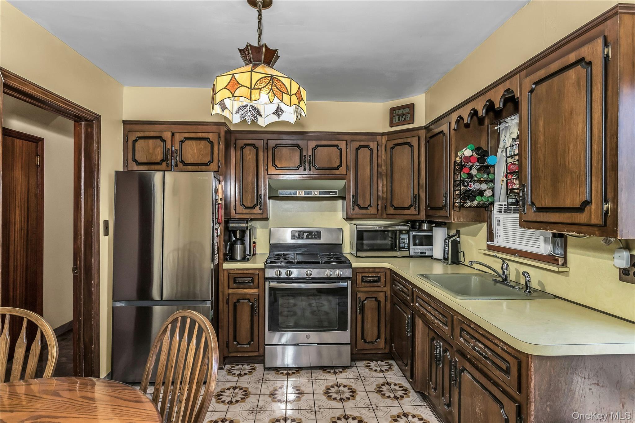 78-37 267th Street, Glen Oaks, NY 11004