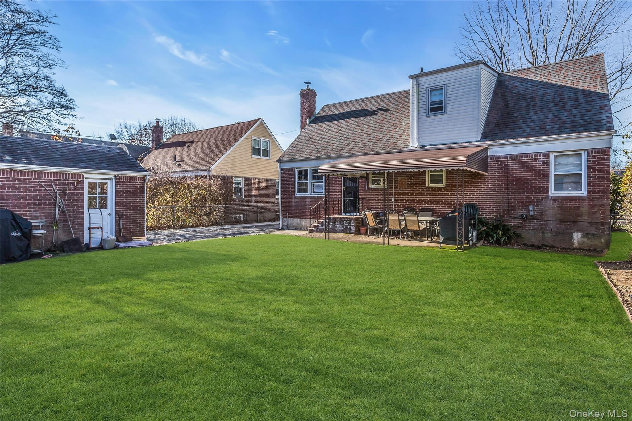 78-37 267th Street, Glen Oaks, NY 11004