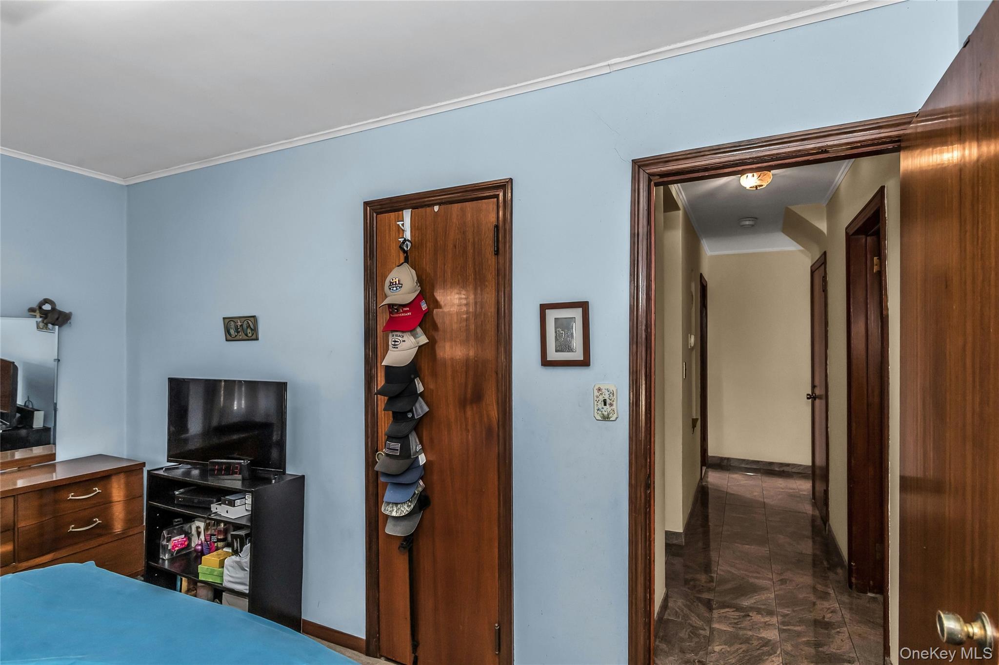 78-37 267th Street, Glen Oaks, NY 11004