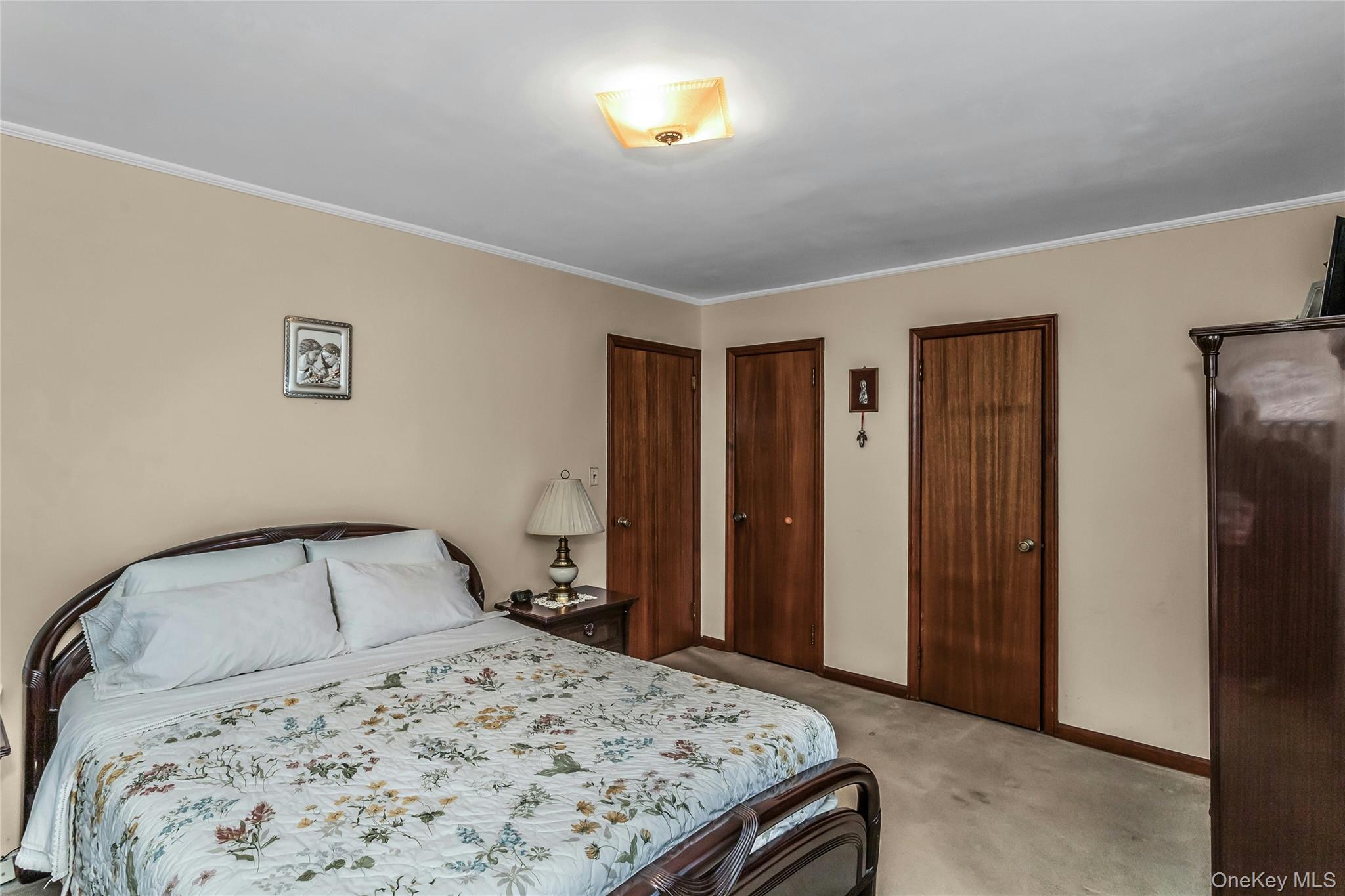 78-37 267th Street, Glen Oaks, NY 11004