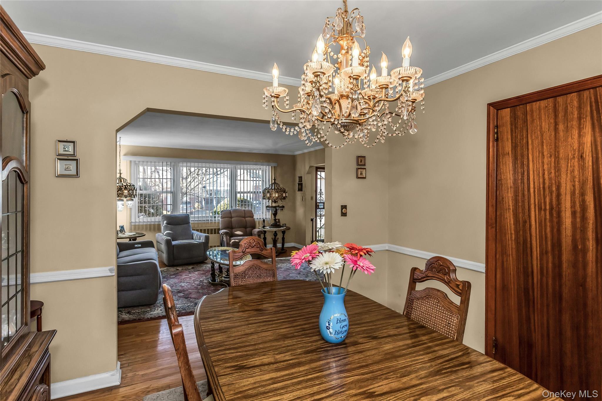 78-37 267th Street, Glen Oaks, NY 11004