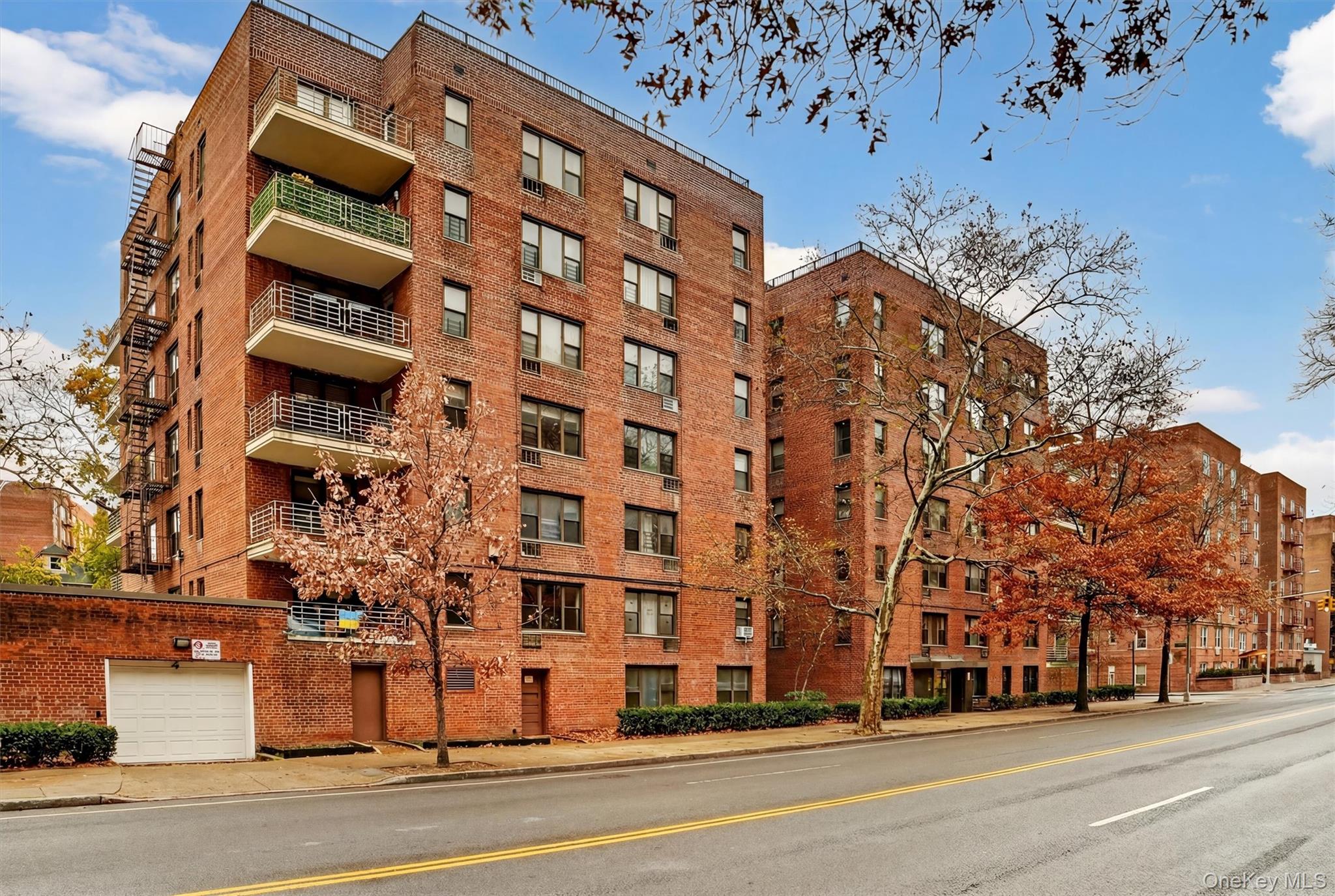 6495 Broadway # 5R, Bronx, NY 10471