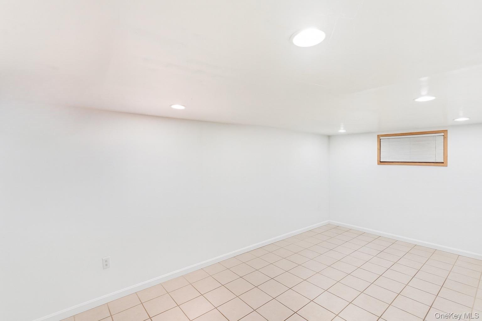 2011 Orinoco Drive, West Islip, NY 11795