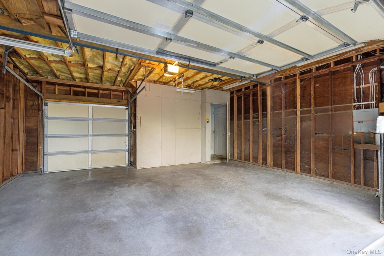 2011 Orinoco Drive, West Islip, NY 11795