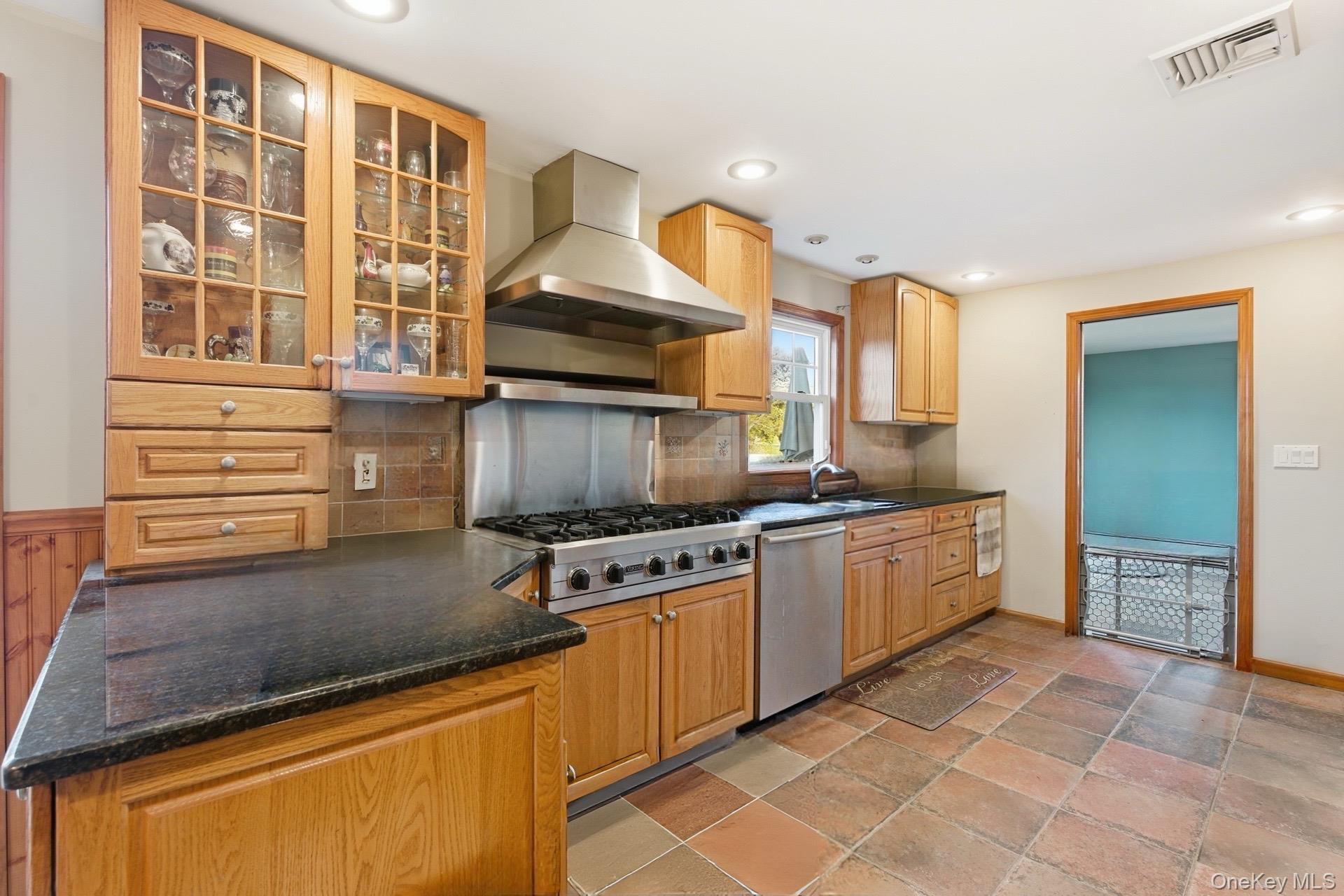 2011 Orinoco Drive, West Islip, NY 11795