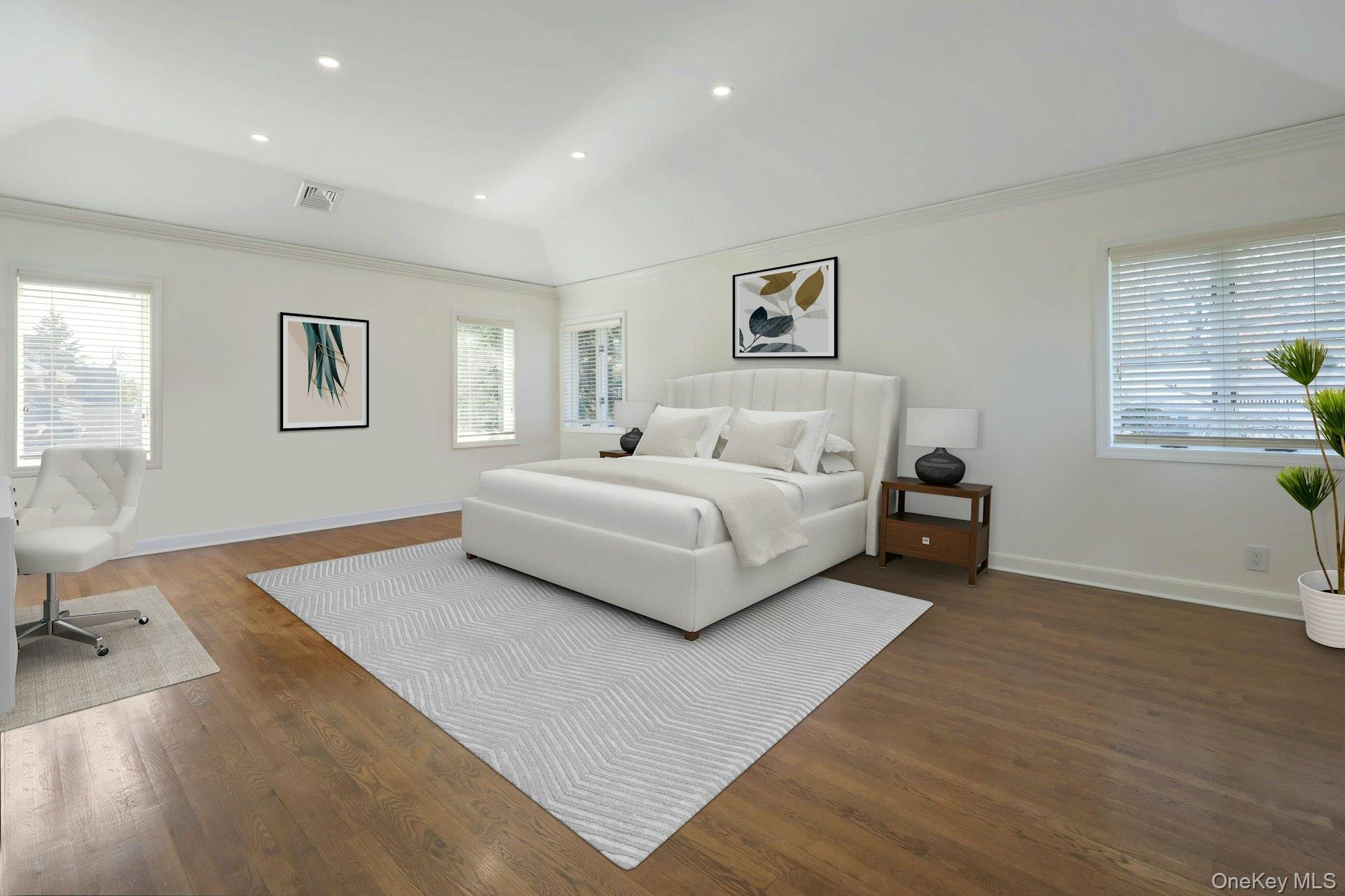 81 Round Hill Road, East Hills, NY 11577