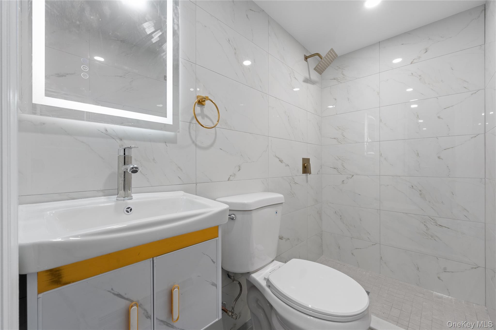 16419 32nd Avenue, Flushing, NY 11358